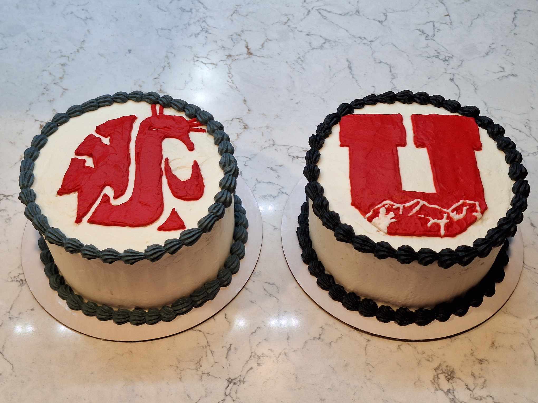 Simple Delicious Marbled Whipped Cream Graduation Cakes