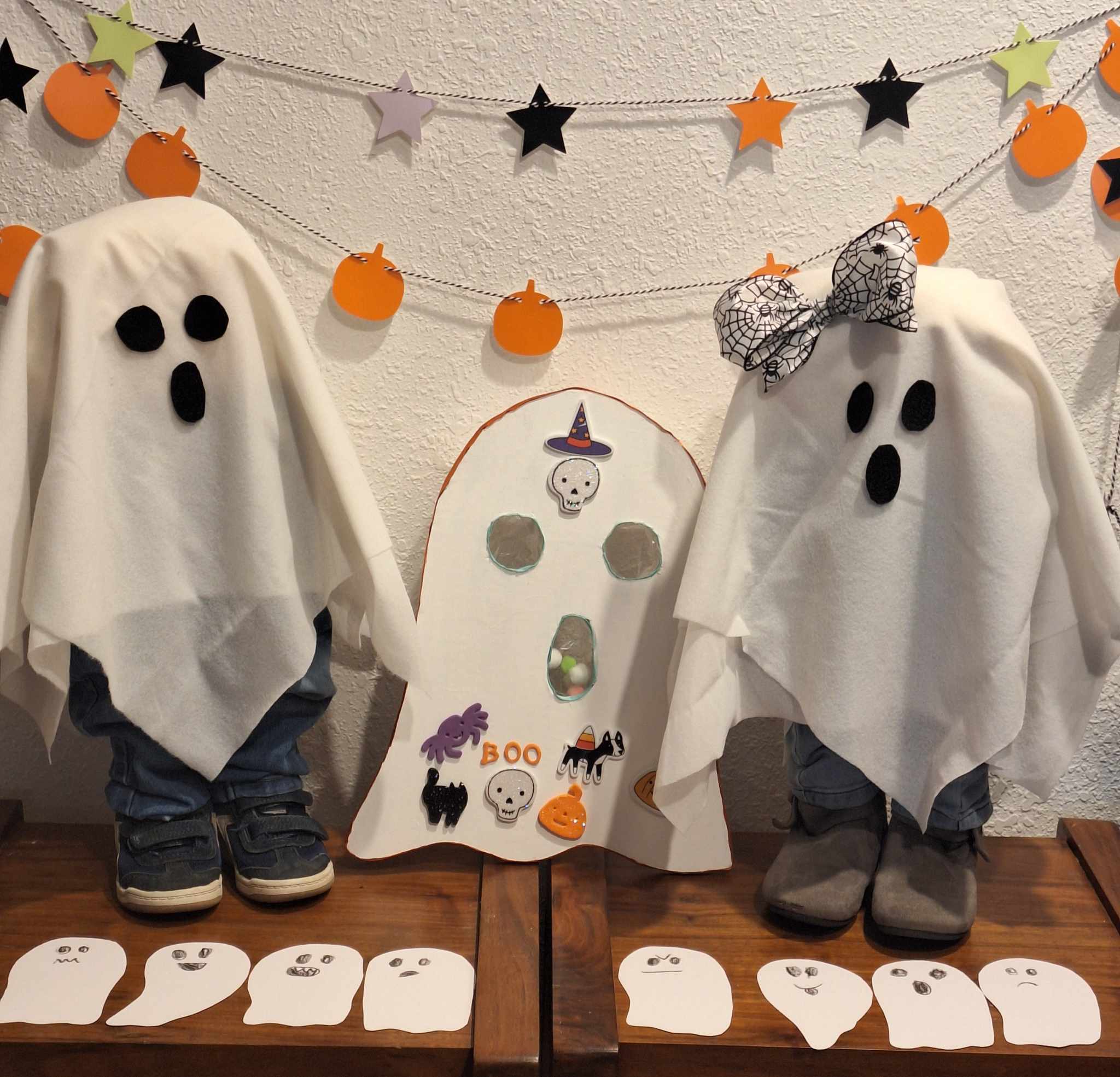 Simple Ghost Themed Kids Halloween Party